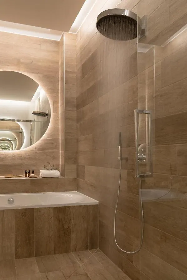 Mihotel Sala Lyon Hotel