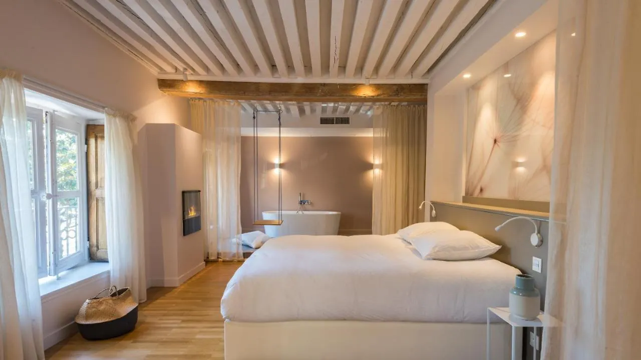 Mihotel Sala Lyon Hotel